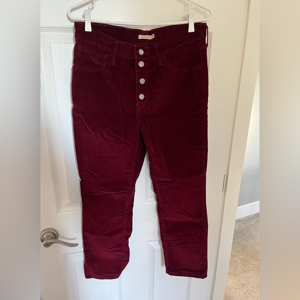 Levi’s Cropped Corduroy Pants